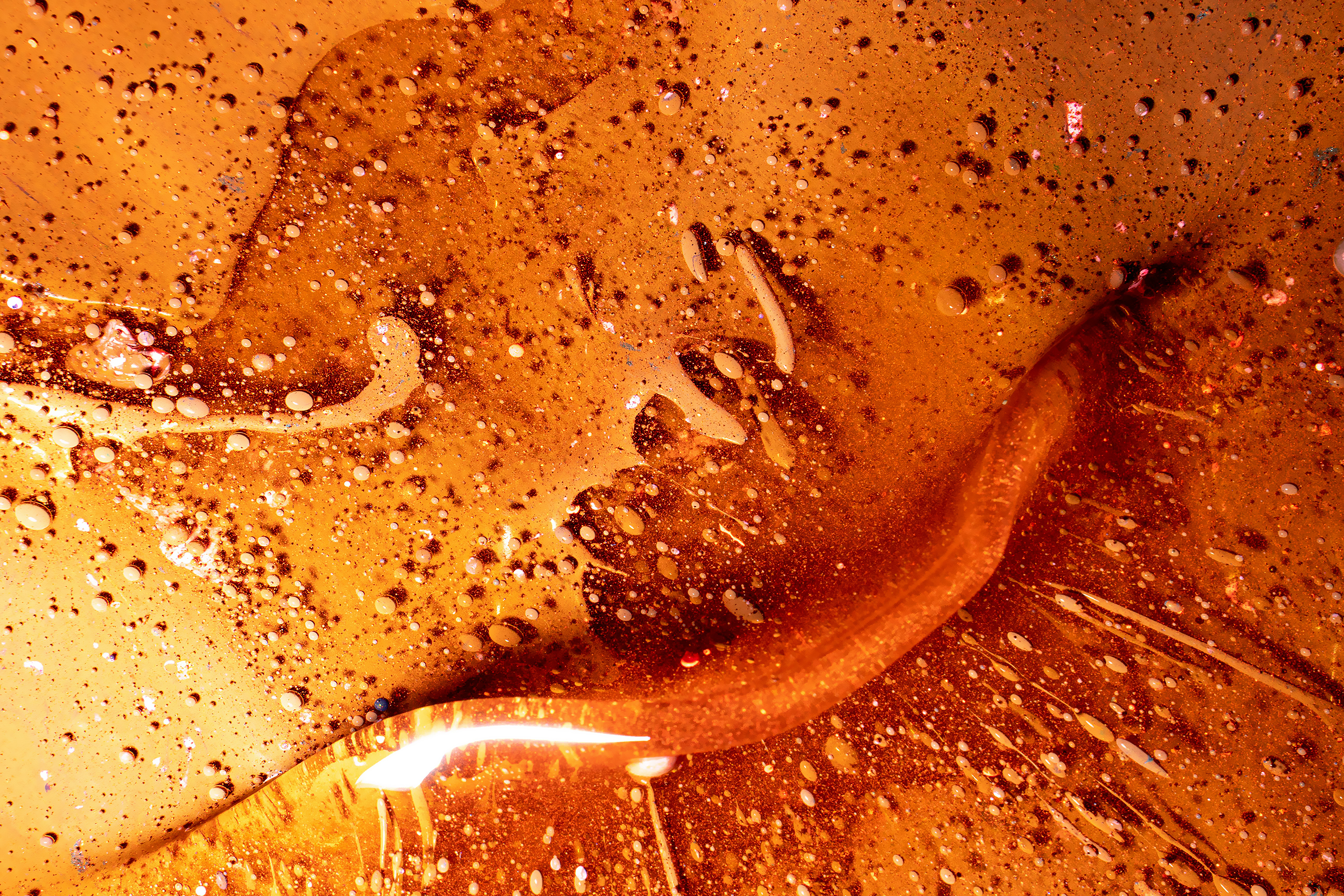 Amber Flow Dispersion